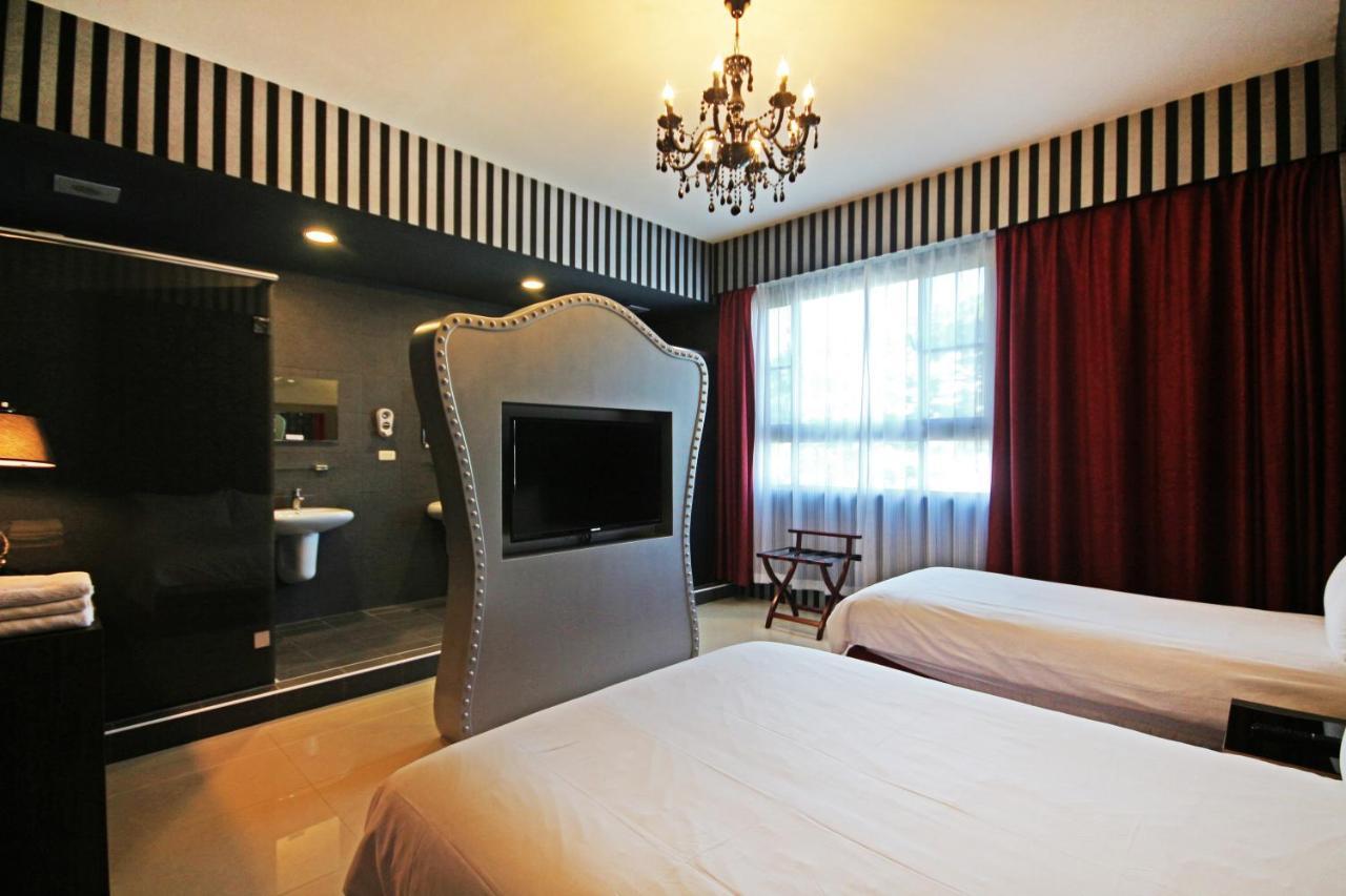 Fun Trip - Little Castle & Oscar B&B T'ai-tung Exteriör bild
